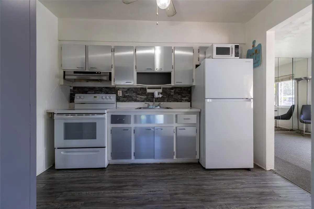 Photo 6 at 4720 N Andrews Avenue, Oakland Park