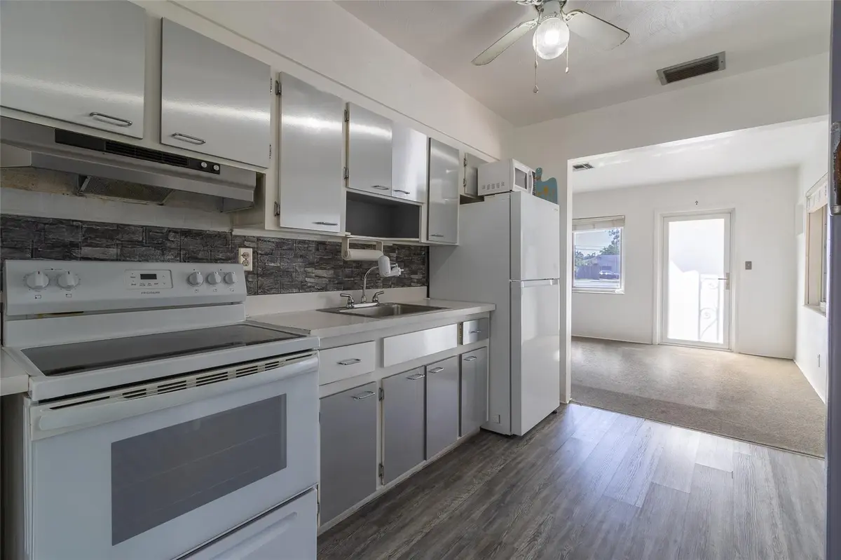 Photo 7 at 4720 N Andrews Avenue, Oakland Park
