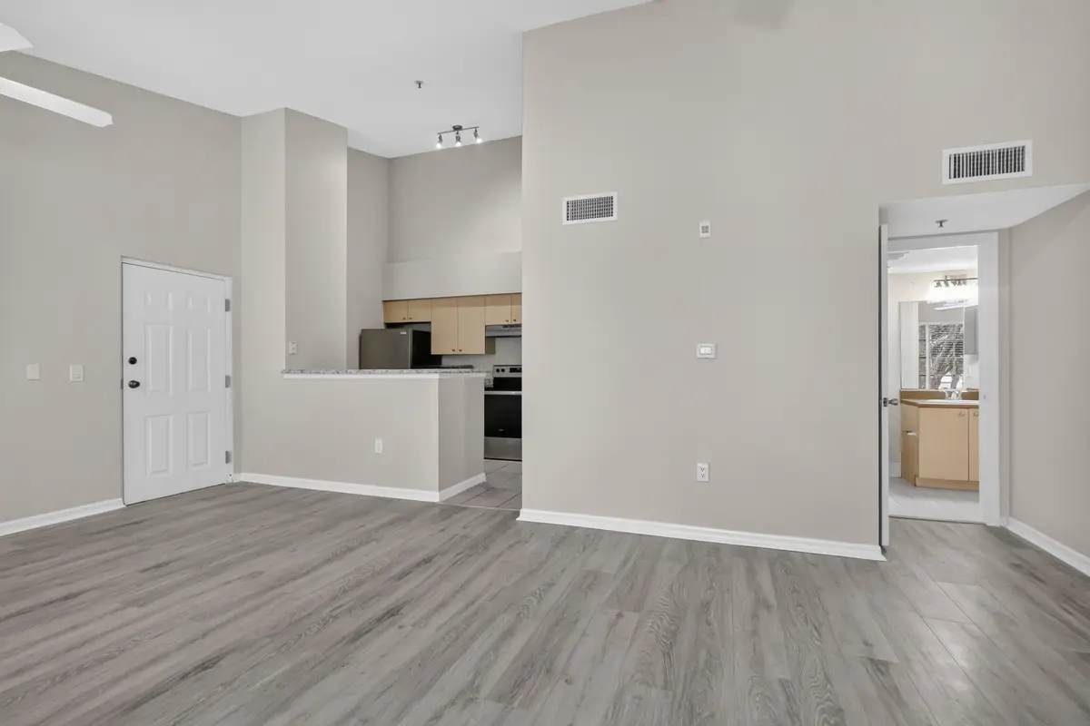 _14A5107 at 4271 SAN MARINO Boulevard 201, West Palm Beach
