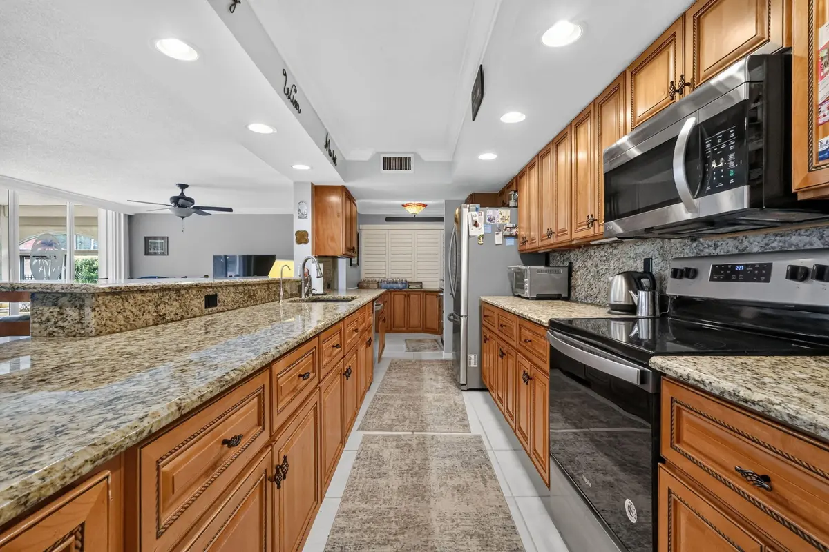 19-web-or-mls-_14A6489 at 103 Half Moon Circle H1, Hypoluxo
