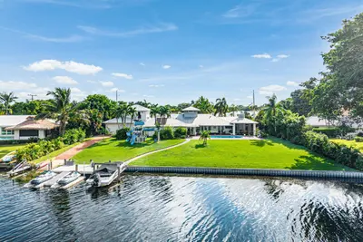 3815 S Lake Drive, Boynton Beach – Single Family Residence for sale