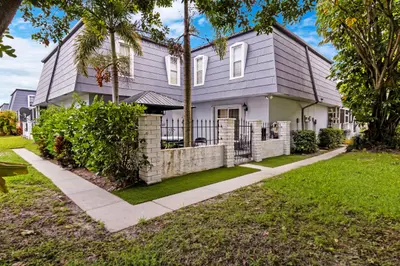 12039 BASIN Street, Wellington – Townhouse for sale