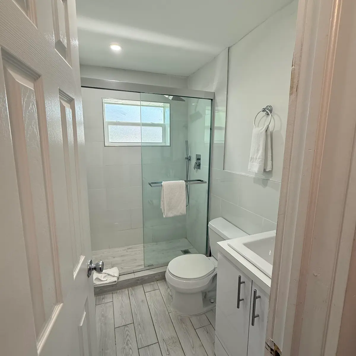 Bathroom at 906 N Riverside Drive 1-9, Pompano Beach