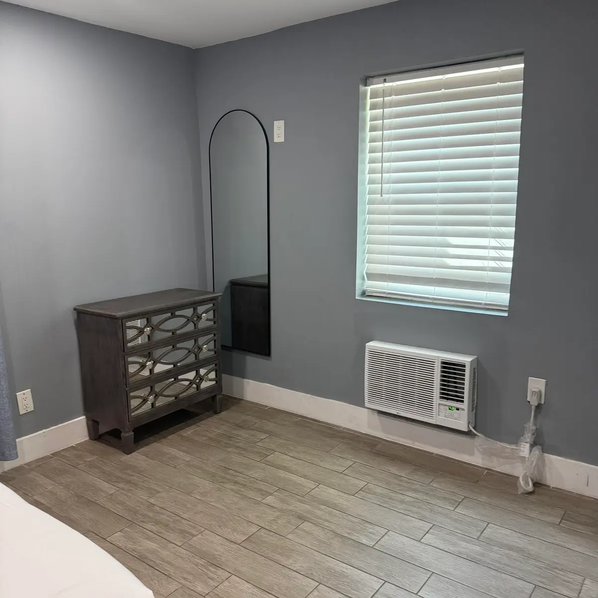 Bedroom at 906 N Riverside Drive 1-9, Pompano Beach