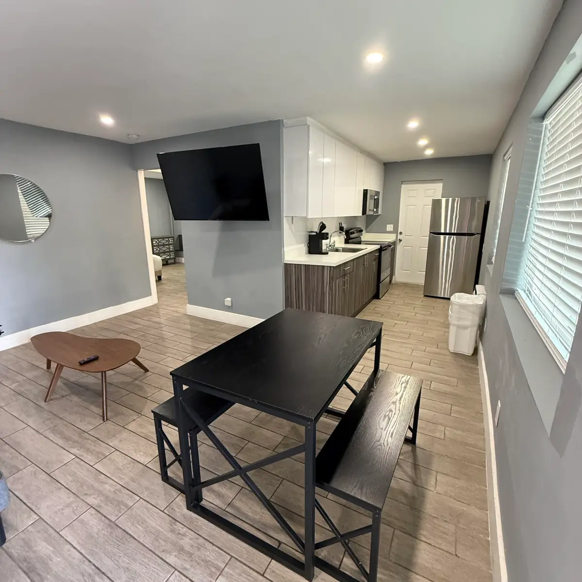 Dining Area at 906 N Riverside Drive 1-9, Pompano Beach