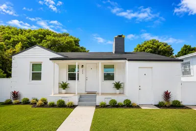 444 NW 80TH Street, Miami – Triplex for sale