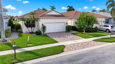 206 ISLE VERDE Way, Palm Beach Gardens – sold