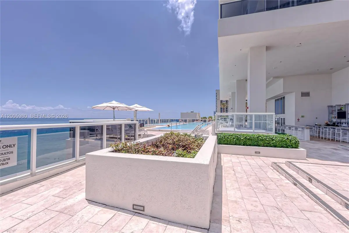 1830 S Ocean - Unit 4201 lounge at 1830 S Ocean Drive 3201, Hallandale Beach