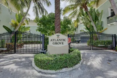 306 NW 1st Street 306, Delray Beach – Townhouse for rent