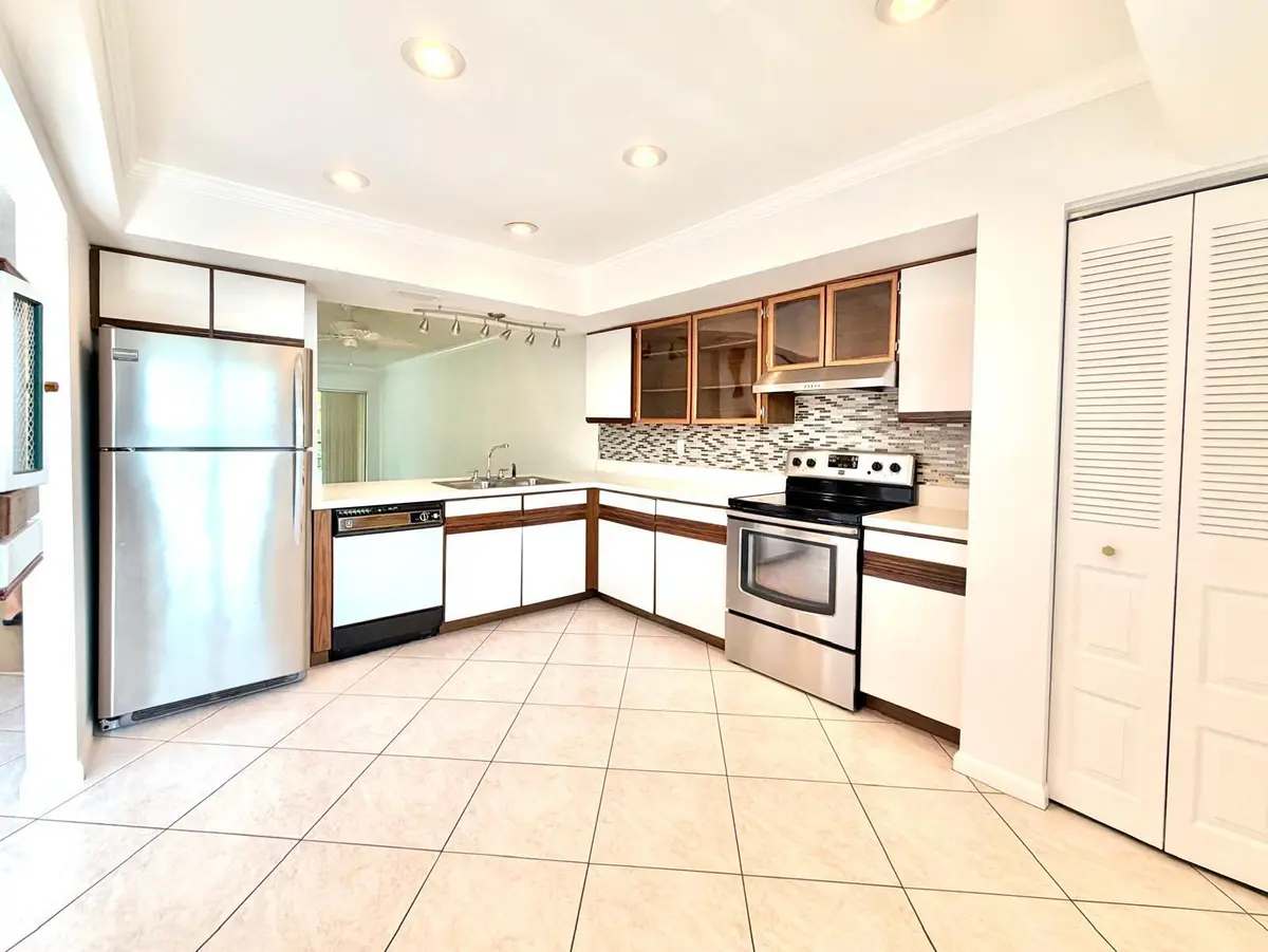 kitchen at 1811 SW PALM CITY Road A502, Stuart
