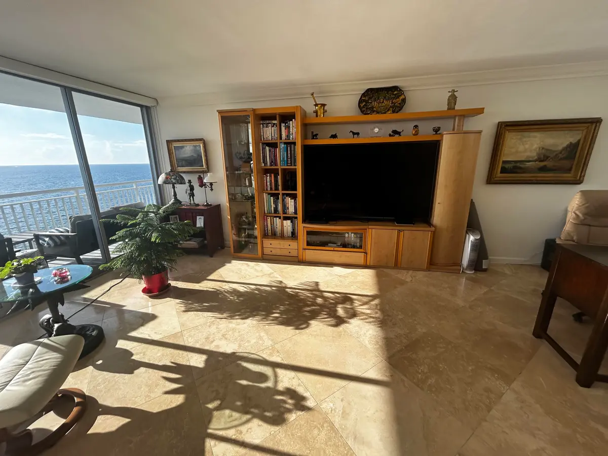 living room at 1390 S OCEAN Boulevard 12F, Pompano Beach