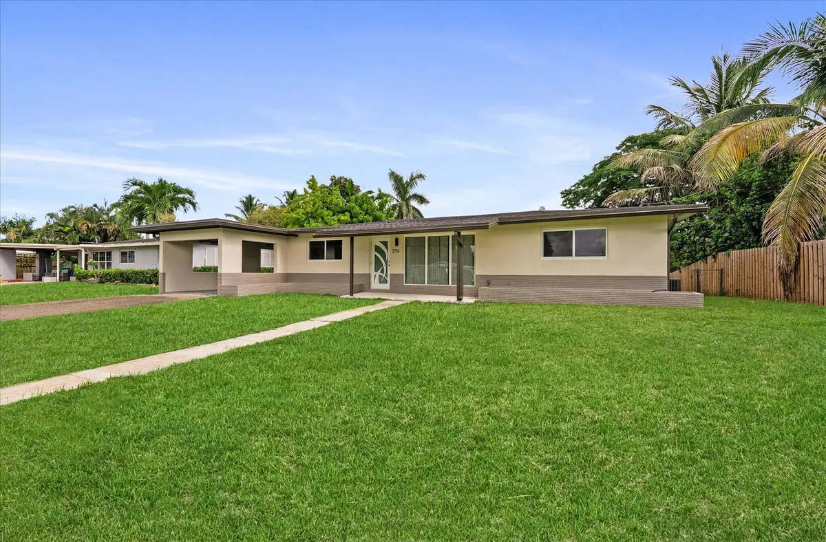 01-1 at 256 GREENBRIER Drive, Palm Springs