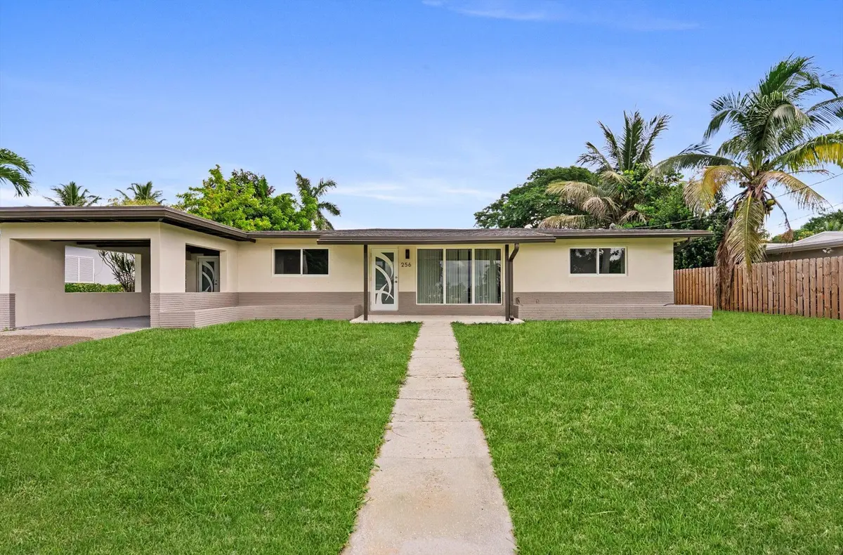 04-4 at 256 GREENBRIER Drive, Palm Springs