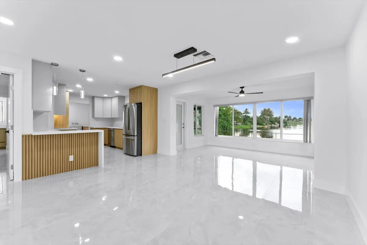 08-8 at 256 GREENBRIER Drive, Palm Springs