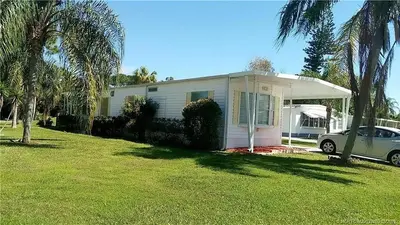 1 Montanzas Road, Port St. Lucie – Manufactured Home for sale