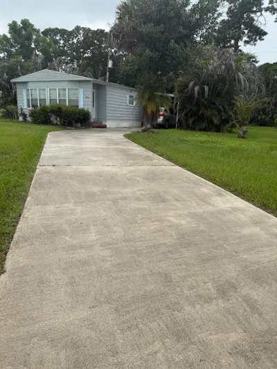 11 SE La Mesa, Port St. Lucie – Manufactured Home for sale