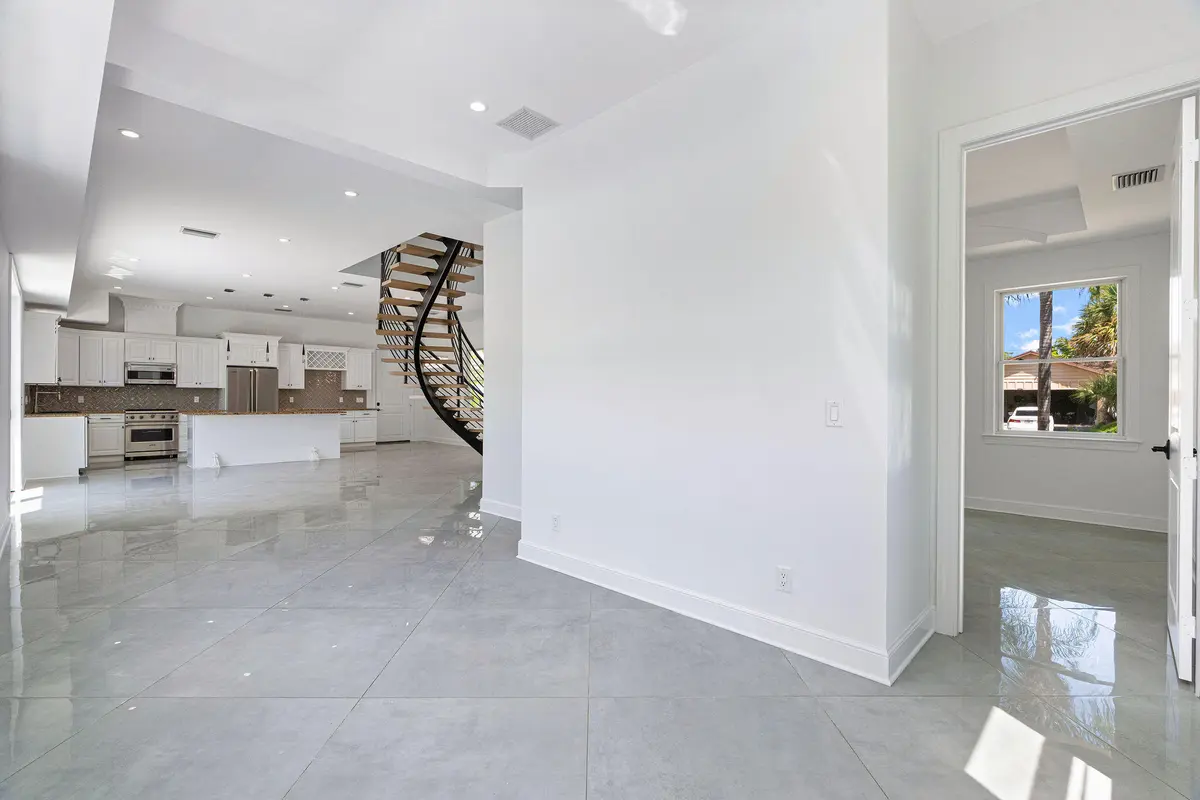 724_ at 100 NORWOOD Road, Jupiter
