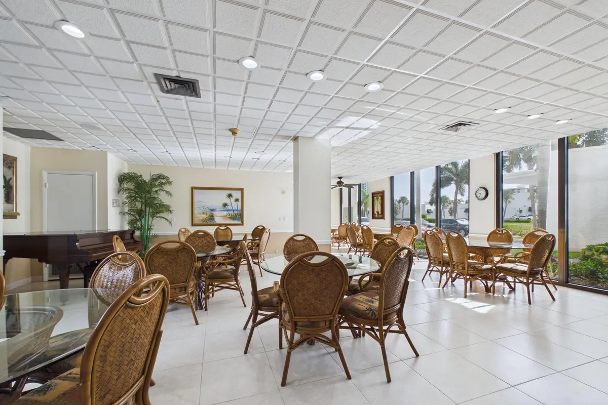 Social Room at 336 GOLFVIEW Road 1017, North Palm Beach