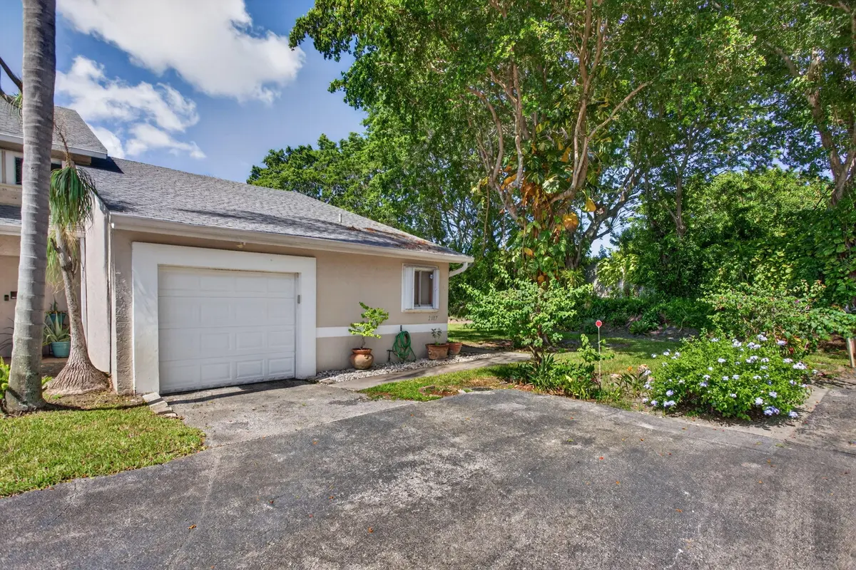 2-web-or-mls-2007-7532 at 2007 DISCOVERY Circle, Deerfield Beach