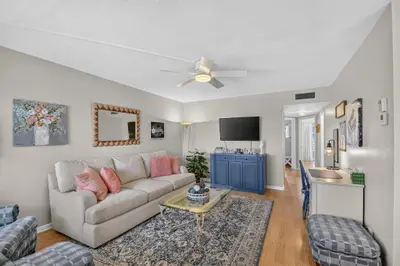 2880 LAKE OSBORNE Drive 203, Lake Worth Beach – sold