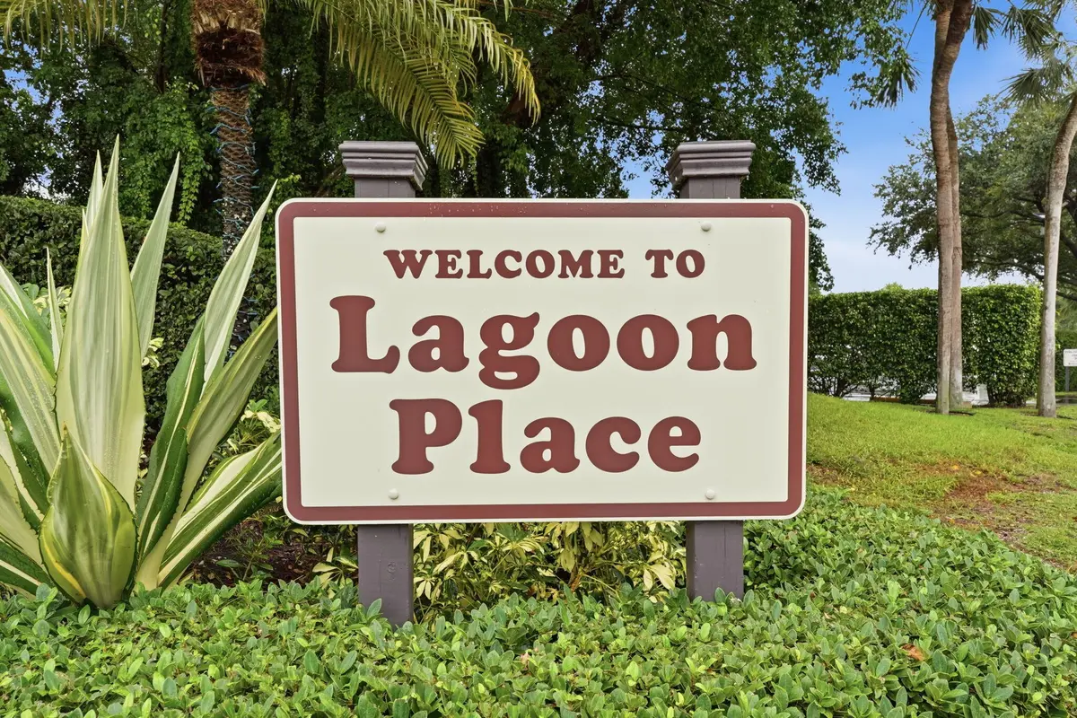 Front at 9325 LAGOON Place 405, Davie
