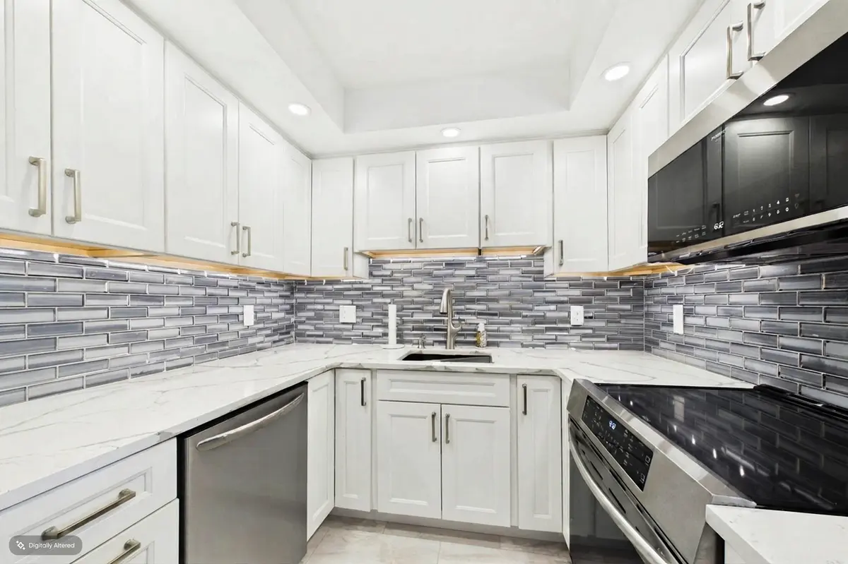 Kitchen at 336 GOLFVIEW Road 708, North Palm Beach