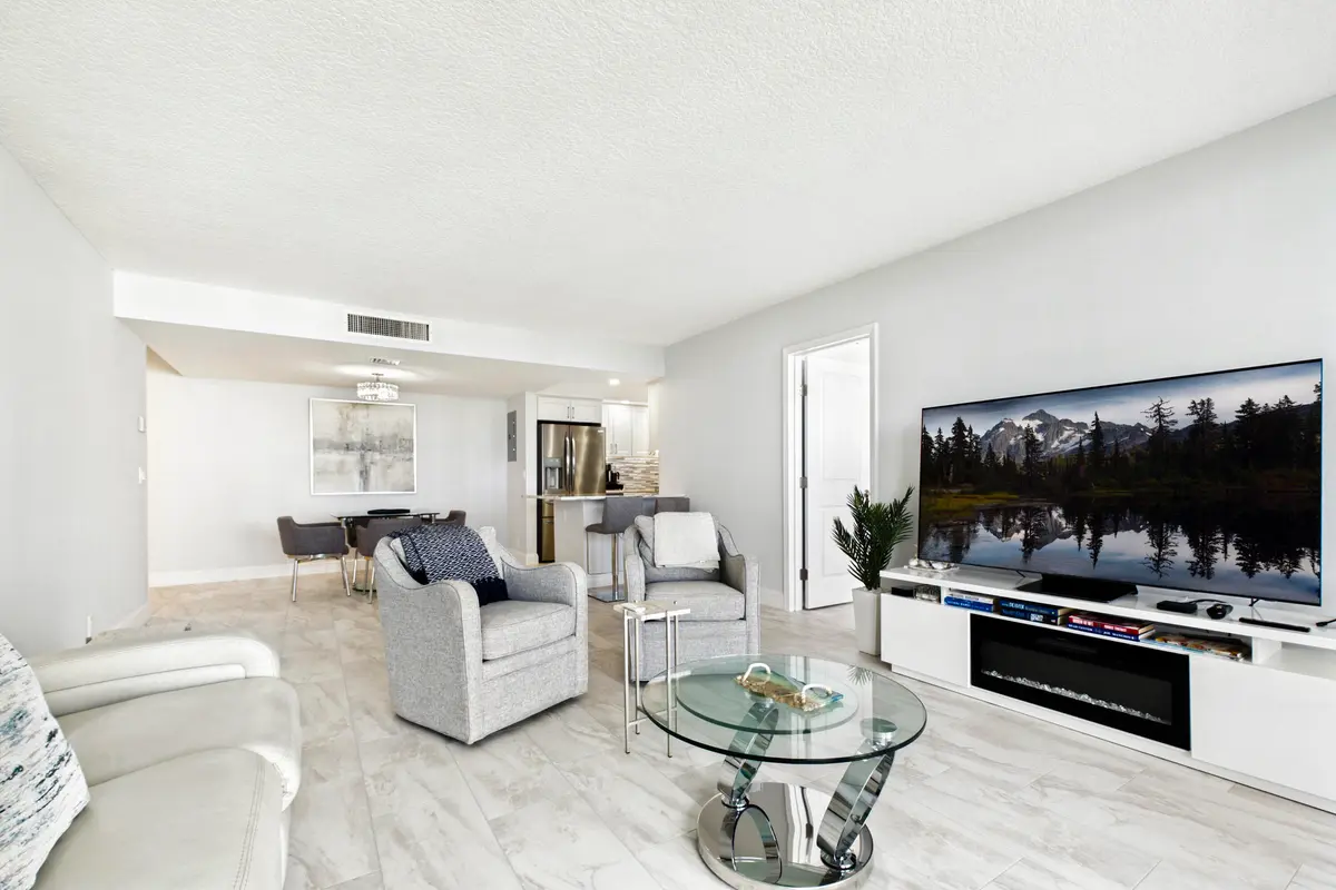 Living Room at 336 GOLFVIEW Road 708, North Palm Beach