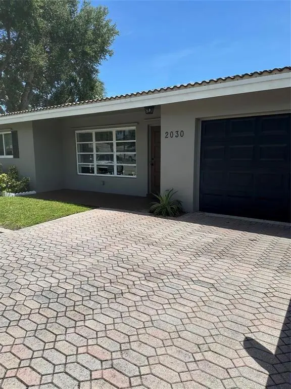 2030 FRONT at 2030 NE 28TH Street, Lighthouse Point