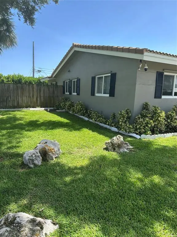 2030 YARD at 2030 NE 28TH Street, Lighthouse Point