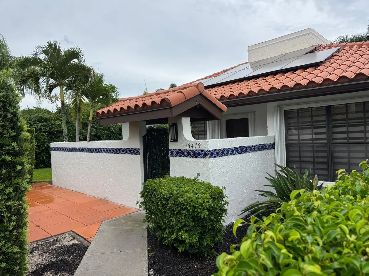 Front at 13479 Fountain View Boulevard, Wellington
