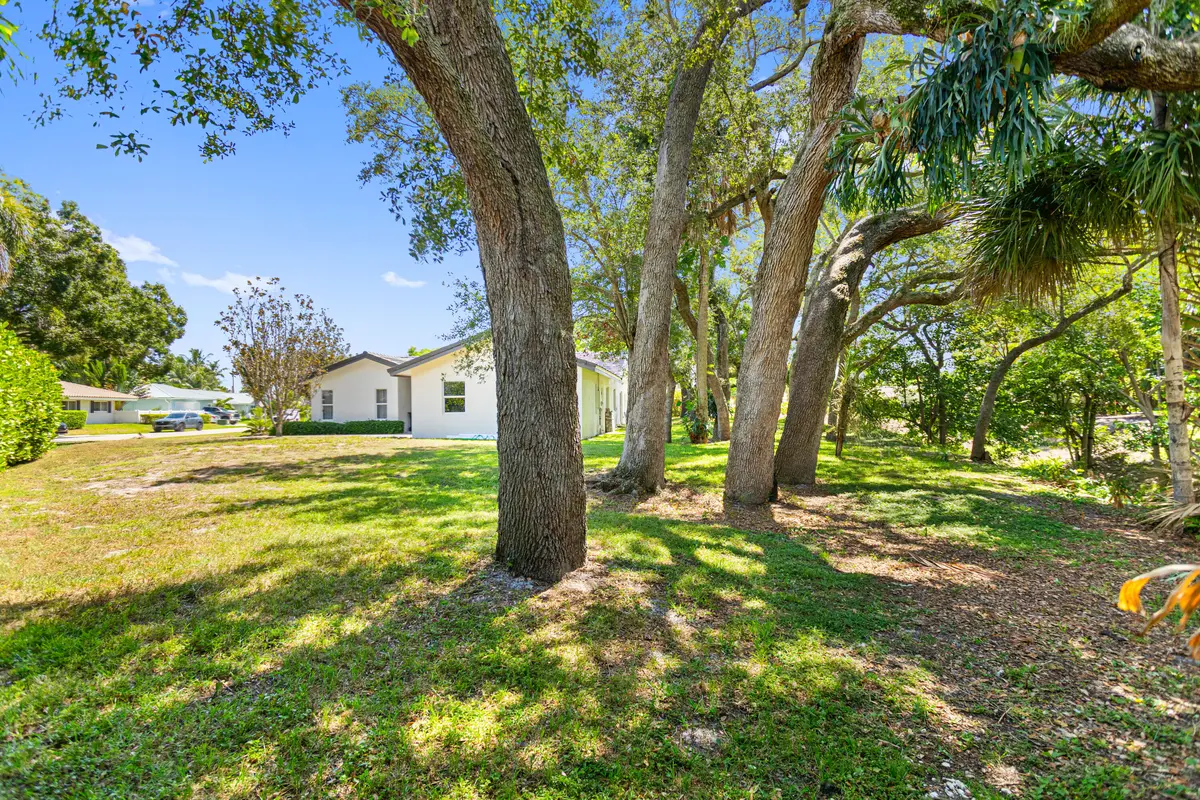 585A9695 at 1050 SW 1ST Street, Boca Raton