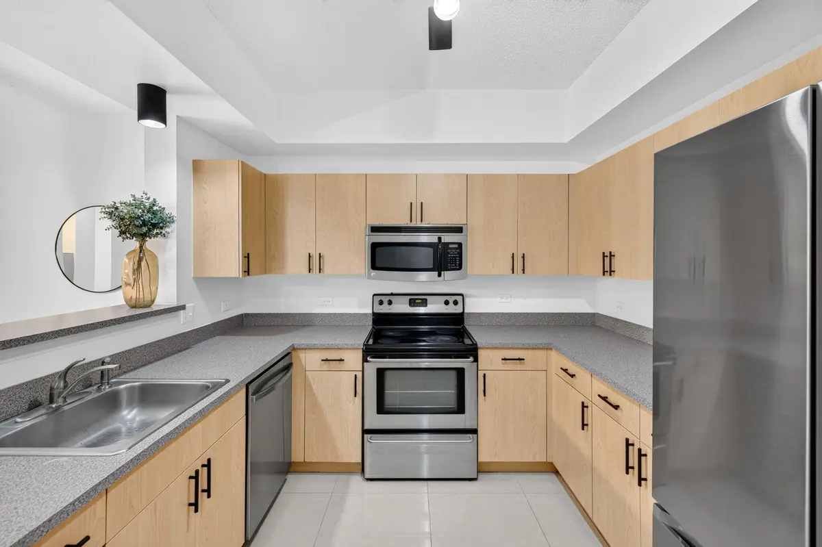 Large Kitchen at 533 NE 3rd Avenue 125, Fort Lauderdale