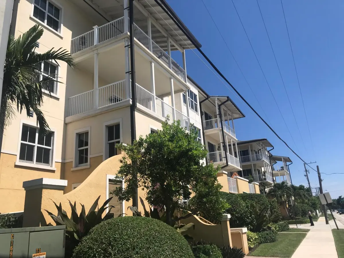 20190610131902190224000000-o at 3960 N Flagler Drive 304, West Palm Beach