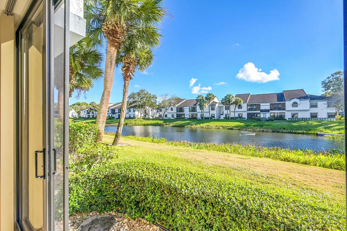 25_0 (33) at 5418 FIRENZE Drive D, Boynton Beach