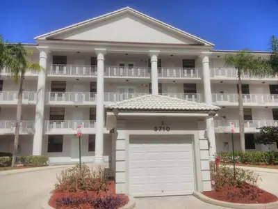 3710 Whitehall Drive 103, West Palm Beach – Condominium for sale
