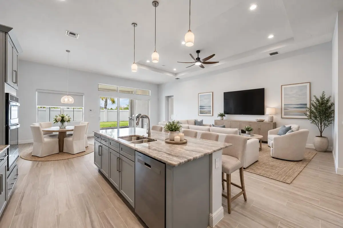 Kitchen at 9901 Regency Way, Palm Beach Gardens