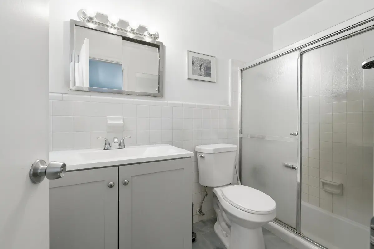 VIRUTAL STAGED PRIMARY BATH at 354 Edmor Road, West Palm Beach