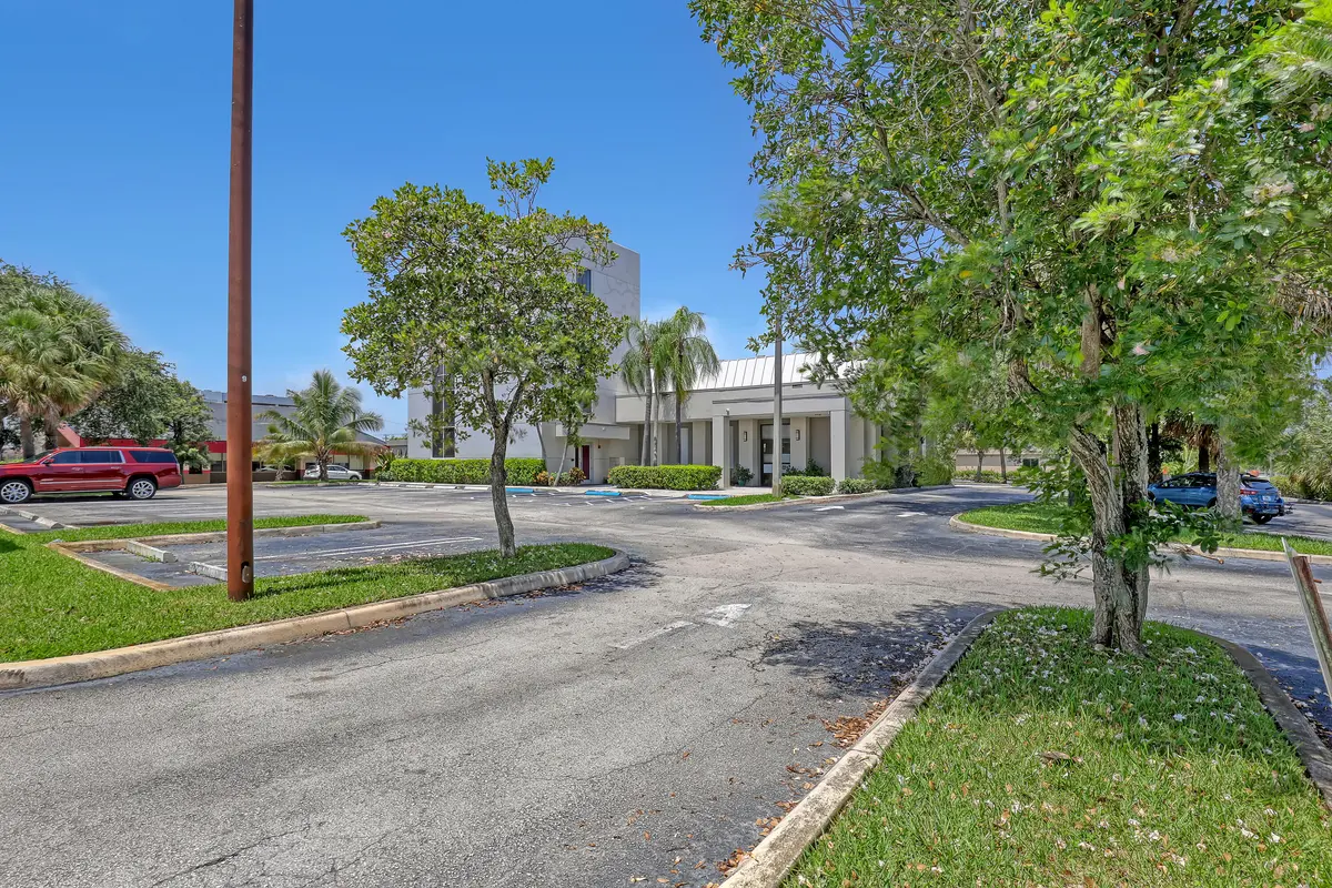 2701 Okeechobee (5) at 2701 OKEECHOBEE Boulevard, West Palm Beach