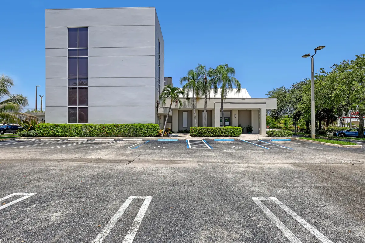 2701 Okeechobee (7) at 2701 OKEECHOBEE Boulevard, West Palm Beach