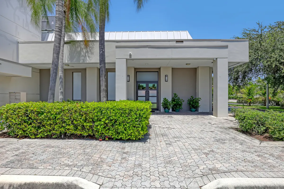 2701 Okeechobee (8) at 2701 OKEECHOBEE Boulevard, West Palm Beach