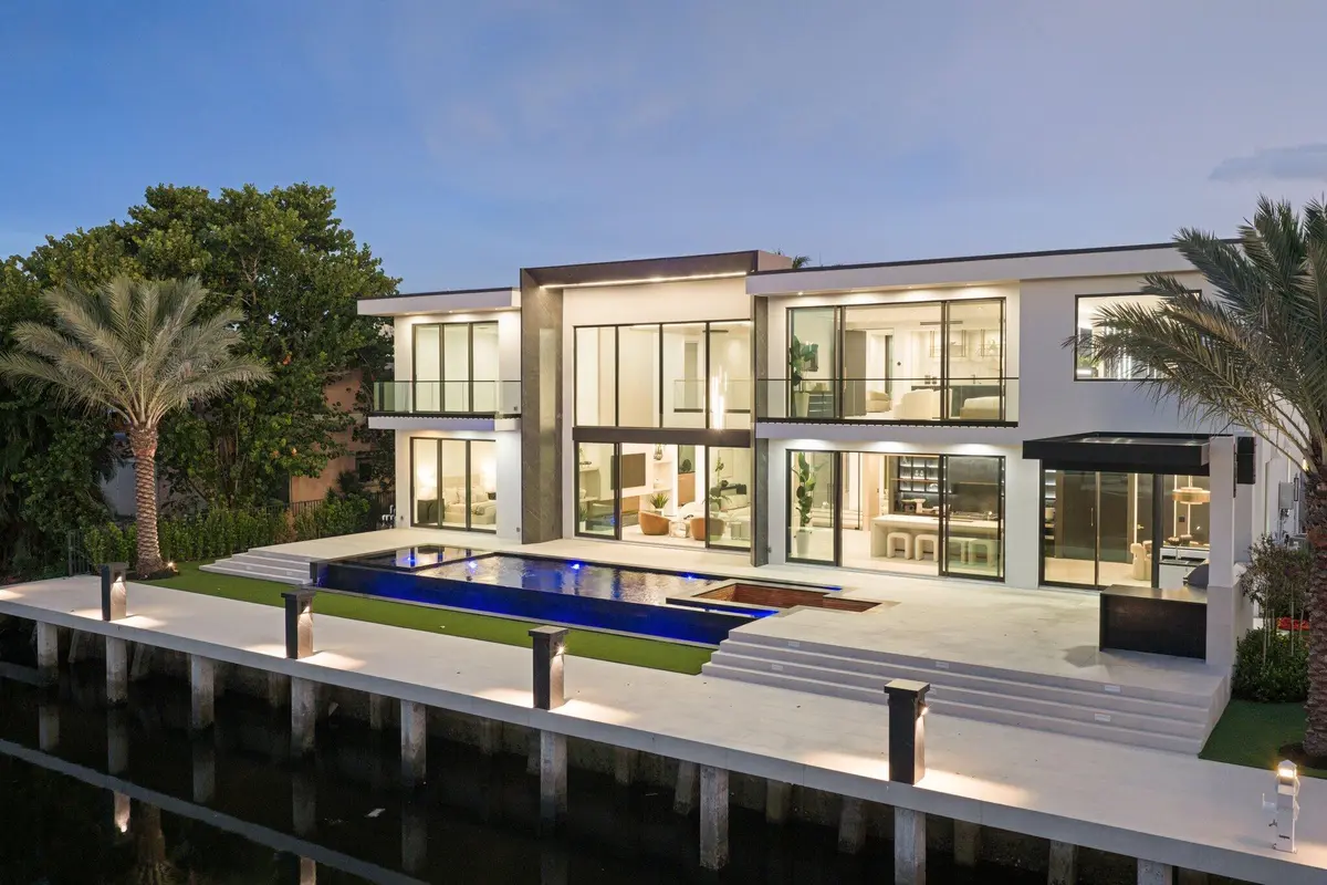 2825 Northeast 27th St - 114.jpg-SMALL at 2825 NE 27TH Street, Fort Lauderdale