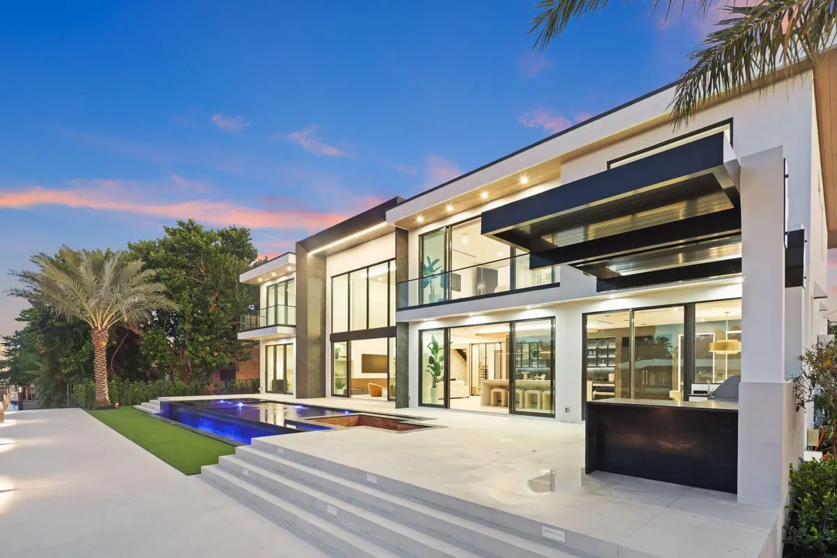 2825 Northeast 27th St - 126.jpg-SMALL at 2825 NE 27TH Street, Fort Lauderdale