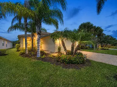 11826 SW Brighton Falls Drive, Port St. Lucie – Single Family Residence for sale