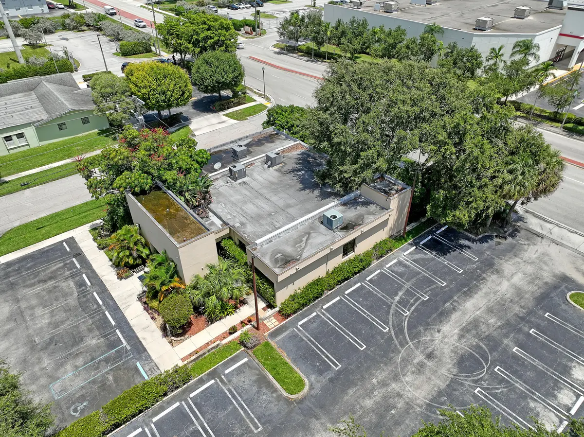 2701 Okeechobee (54) at 801 SPENCER Drive, West Palm Beach