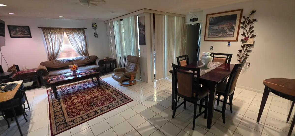 dining area at 4766 NW 22nd Street, Coconut Creek
