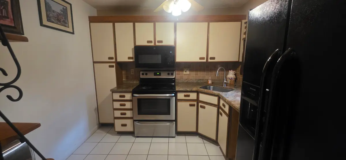 kitchen at 4766 NW 22nd Street, Coconut Creek