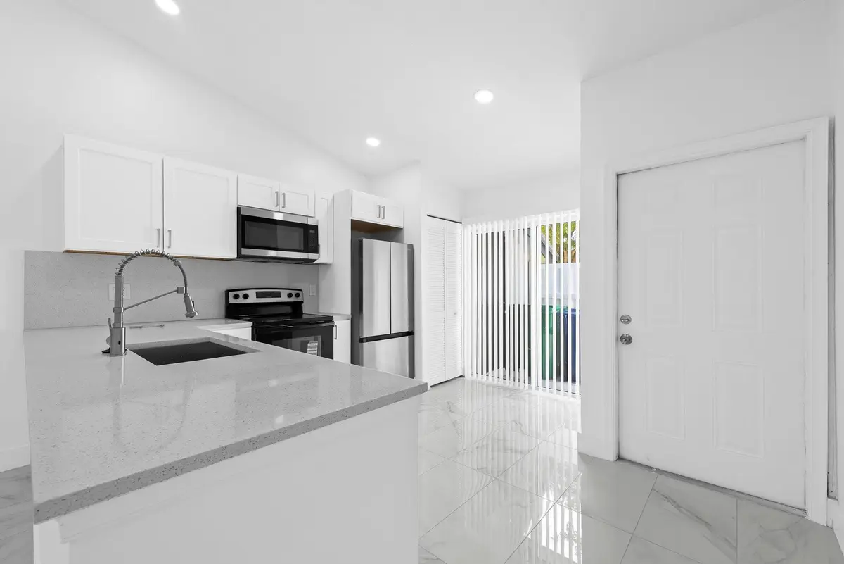 Photo 4 at 8580 NW 32nd Street, Coral Springs