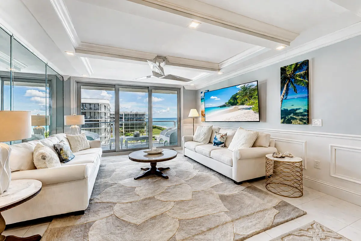 Beautiful ceiling details at 3450 S Ocean Boulevard 505, Palm Beach