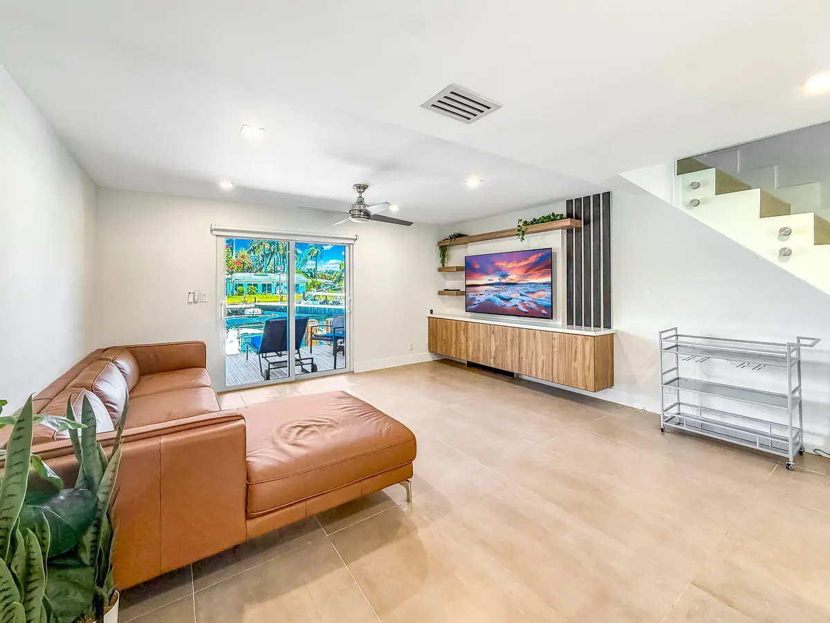 12-web-or-mls-JOY_053800 at 2721 NE 15TH Street 2721, Pompano Beach