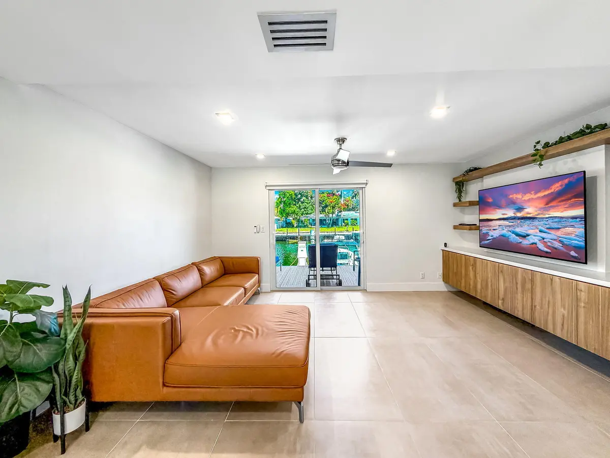 13-web-or-mls-JOY_053790 at 2721 NE 15TH Street 2721, Pompano Beach